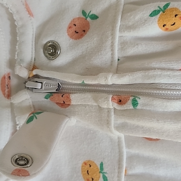 Carter's Peaches Zippered Footie, 9M - Picture 5 of 7